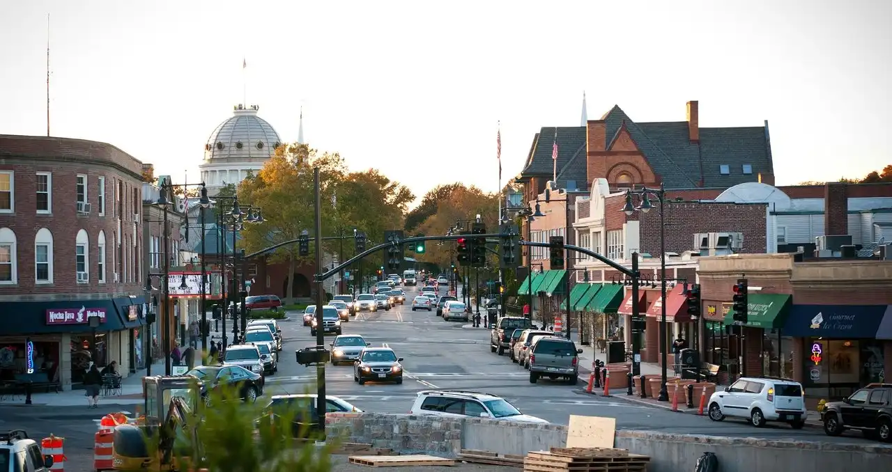 Dedham, MA Movers